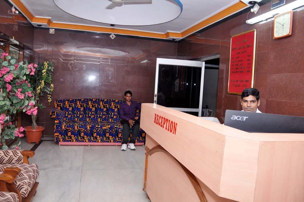 Maheshwari Hotel *