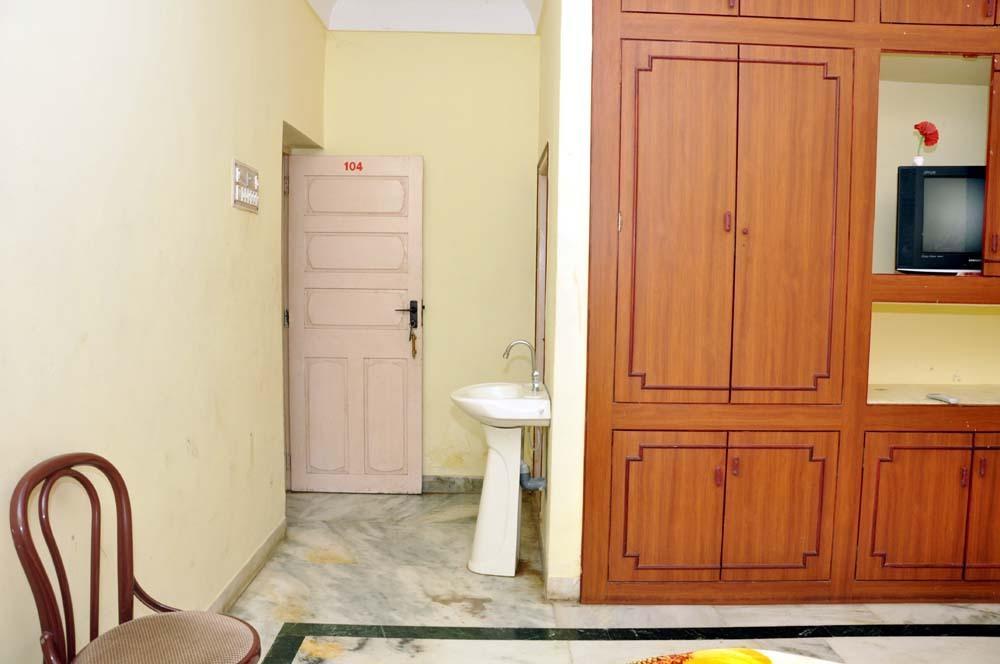 Hotel Maheshwari Diu