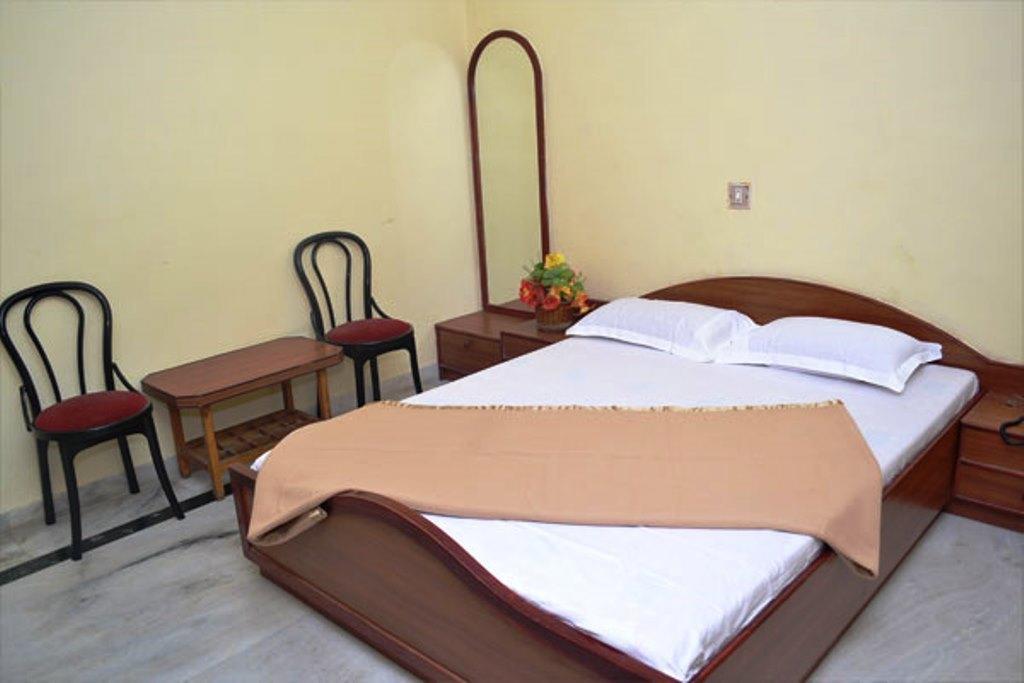 Hotel Maheshwari *